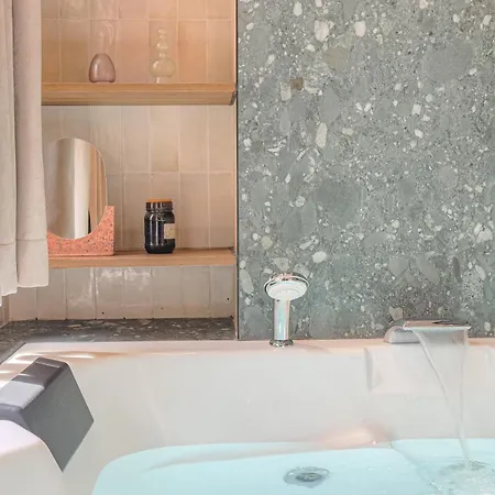 Labolla, Cocon Avec Spa, Coeur De Apartmán