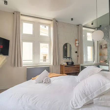 Labolla, Cocon Avec Spa, Coeur De * Lyon