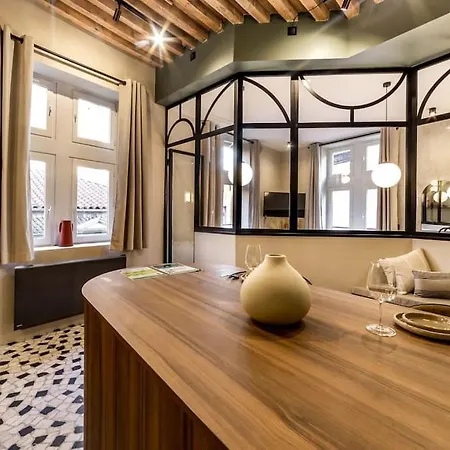 Labolla, Cocon Avec Spa, Coeur De Daire Lyon