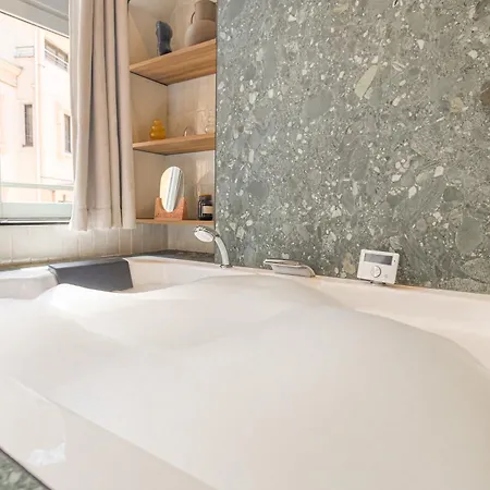 アパート Labolla, Cocon Avec Spa, Coeur De