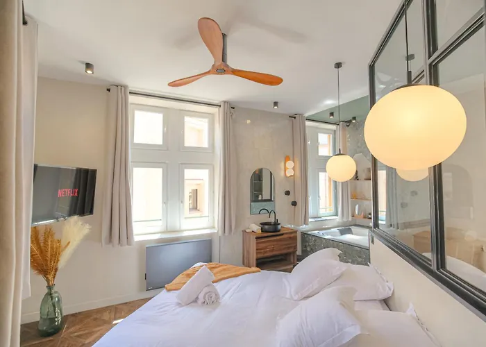 Labolla, Cocon Avec Spa, Coeur De Apartment *